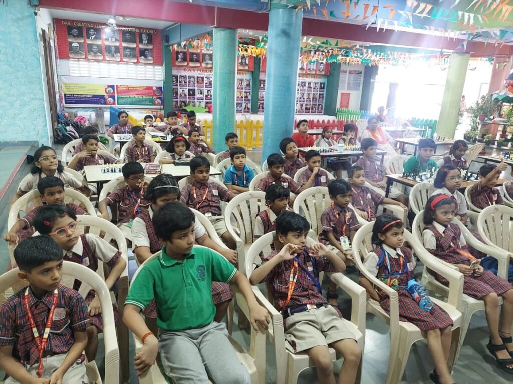 Join beginner chess lessons at Brainiac Chess and learn chess from basics with expert guidance. and confidence step by step.