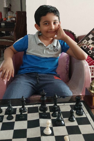 Learn chess online with expert coaches at Brainiac Chess. Interactive lessons, live classes, structured training for beginners to advanced.