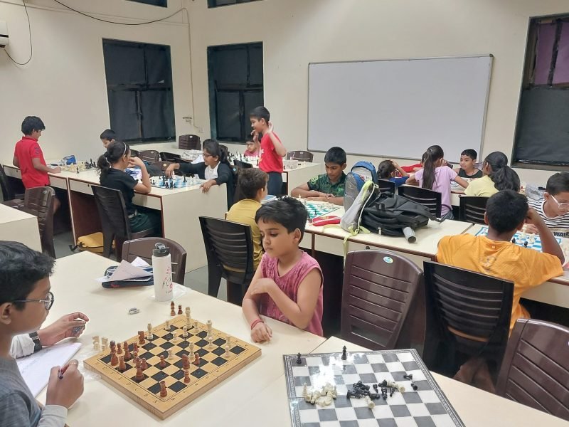 Join the best online chess classes to learn chess from expert coaches. Live classes for kids & adults with flexible timing and free demo.